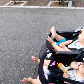 手を合わせるの画像