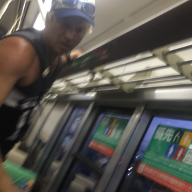 バカな外人の行動！の画像