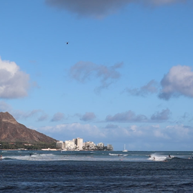 アラモアナ公園よりの画像