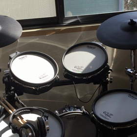 ドラムとサンキャッチャーの画像