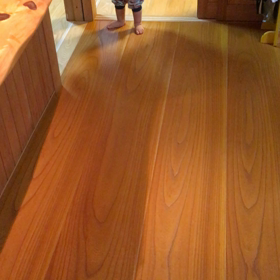 よた歩きの画像