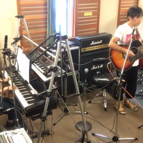 スタジオ また逢う日までの画像