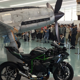 男のロマン     飛燕とH2R      神戸港の画像