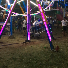 ミャンマーの手動観覧車の画像