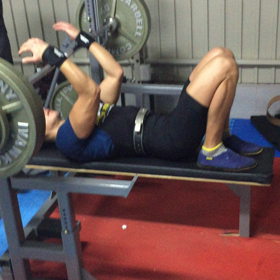 新しいベルトでベンチプレス！しっくりです✨の画像