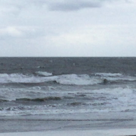 10月4日千葉北、東浪見の朝の波の画像