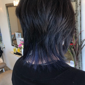 ウルフカットにインナーカラーの画像