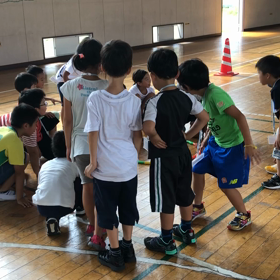 チーム対抗輪くぐり競争の画像