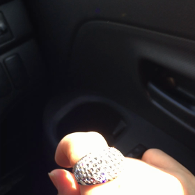 身に付けるものだから、いつもサンキャッチャー状態の画像