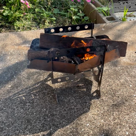 昼間の焚き火の画像