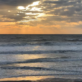4月15日千葉北、東浪見の朝の波の画像