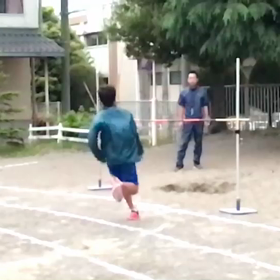 走り高跳び練習の画像