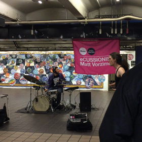 パフォーマンスの街の画像