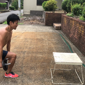 台を使っての重心移動トレーニングの画像