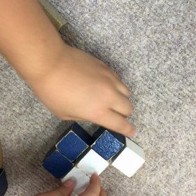 積み木を使ってオセロ  ステップ5 【リトミック研究センター兵庫第一支局】の画像