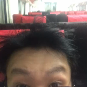 成田エクスプレスで自由な外人がいた。の画像