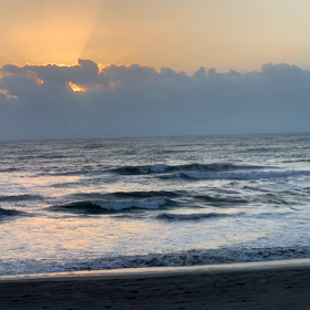 10月1日千葉北、東浪見の朝の波の画像