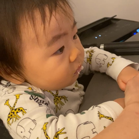 ご馳走様しない1歳坊ちゃんの画像