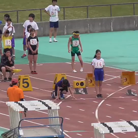 ５年女子100ｍ優勝の画像