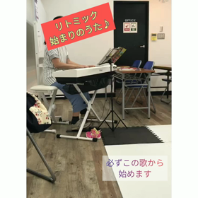 2歳児の娘は先生気分（笑）の画像