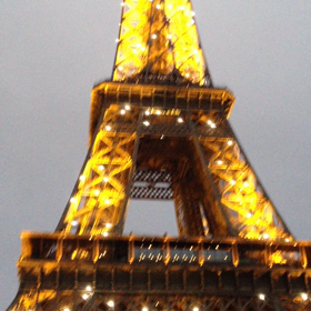 動画テスト  エッフェル塔 シャンパンフラッシュ。の画像