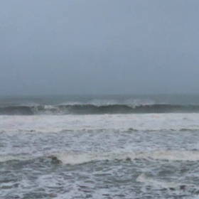 10月17日千葉北、東浪見の朝の波の画像