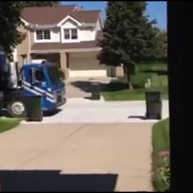 トランスフォーマ⁉️ゴミ収集車でしたの画像