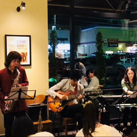 スタバ　ジャズライブの画像