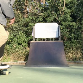 通勤途中のスケート　　その2は、、今朝の転びの画像