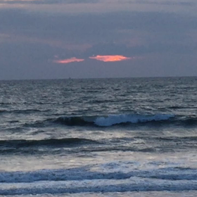 9月22日千葉北、東浪見の朝の波の画像