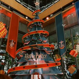 丸ビルのクリスマスツリーの画像