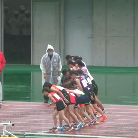 ６年女子1000m３組目①の画像