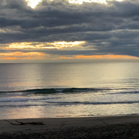 1月4日千葉北、東浪見の朝の波の画像