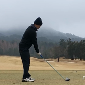 インパクトの瞬間のジャンプの画像