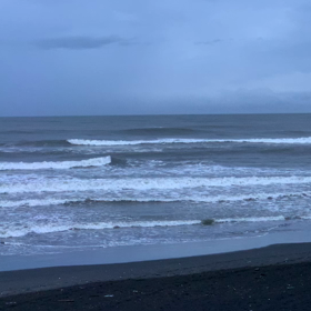 4月22日千葉北、東浪見の朝の波の画像
