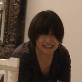電気がついて喜びのダンスするの画像