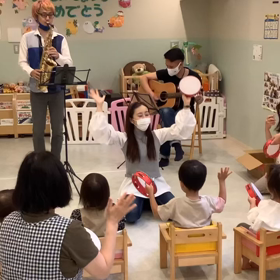 月に一度の生演奏会の画像