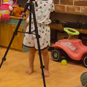 話題の子の真似してるムービーの画像