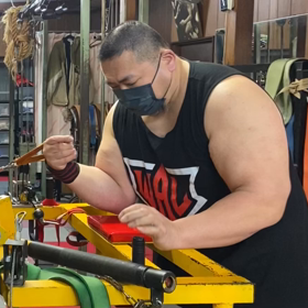 斜め前から引く親指の補強の画像