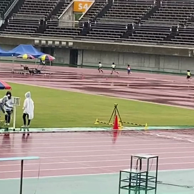 ４年男子800m１組目③の画像