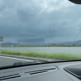 絶対雨降ってるの画像