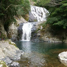すさみ町の雫の滝の画像