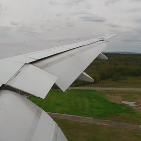 飛行機は…の画像