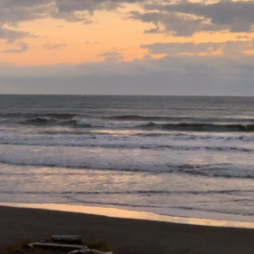 12月25日千葉北、東浪見の朝の波の画像