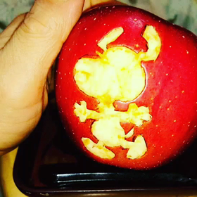 ４秒のエクスタシー❗スヌーピーフルーツカービング（果物彫刻)の画像