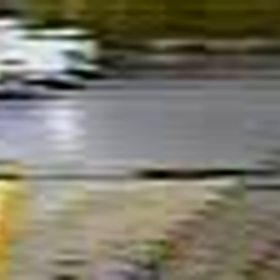 慎重に位置決め。車庫空いてますけど。の画像