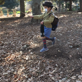 森の公園で寄り道しながら登園です(*´∀`)♪の画像
