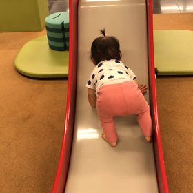 初めての室内滑り台の画像