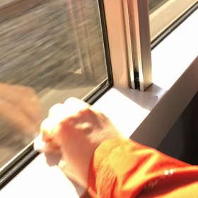 汚れた窓／アルコール除菌／の画像