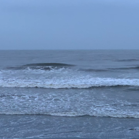 10月29日千葉北、東浪見の朝の波の画像